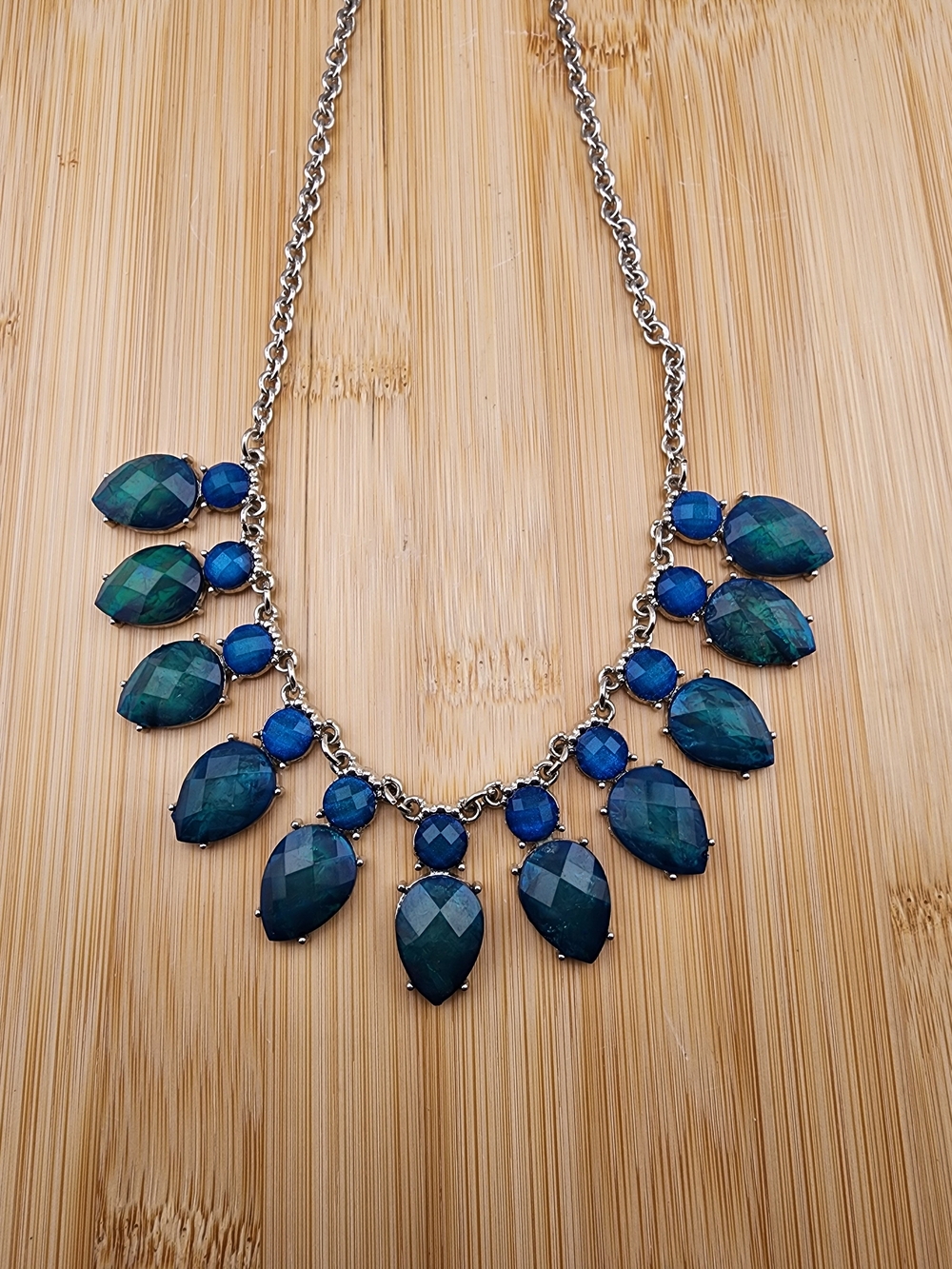 20in Blue-Green Teardrop Statement Necklace Stones Are Acrylic 0582